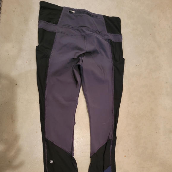 Lululemon size 8 luxtreme crops - Picture 4 of 4